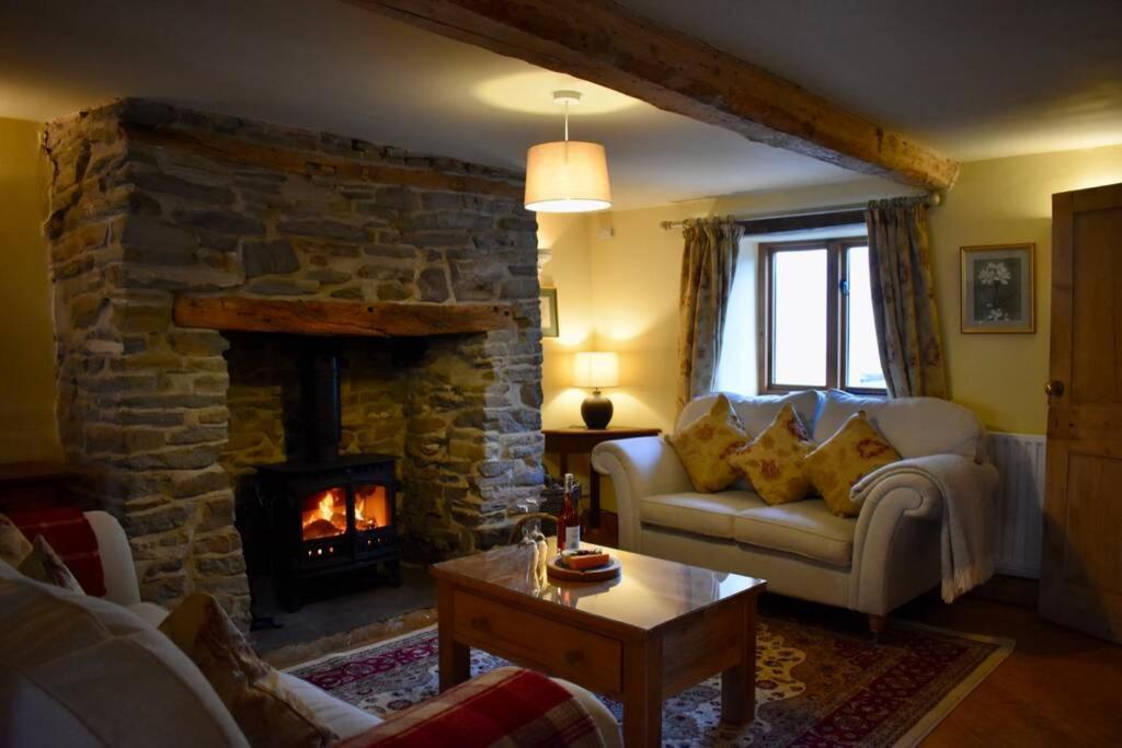 Cross Keys Cottage Holiday Let 毕晓普斯堡 外观 照片