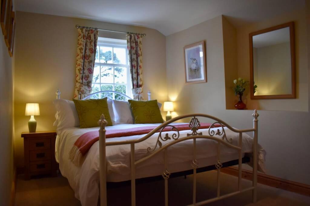 Cross Keys Cottage Holiday Let 毕晓普斯堡 外观 照片